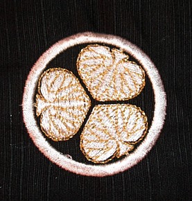 самурайский герб - вышивка на кимоно