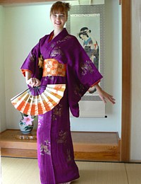 japanese woman's antique silk kimono