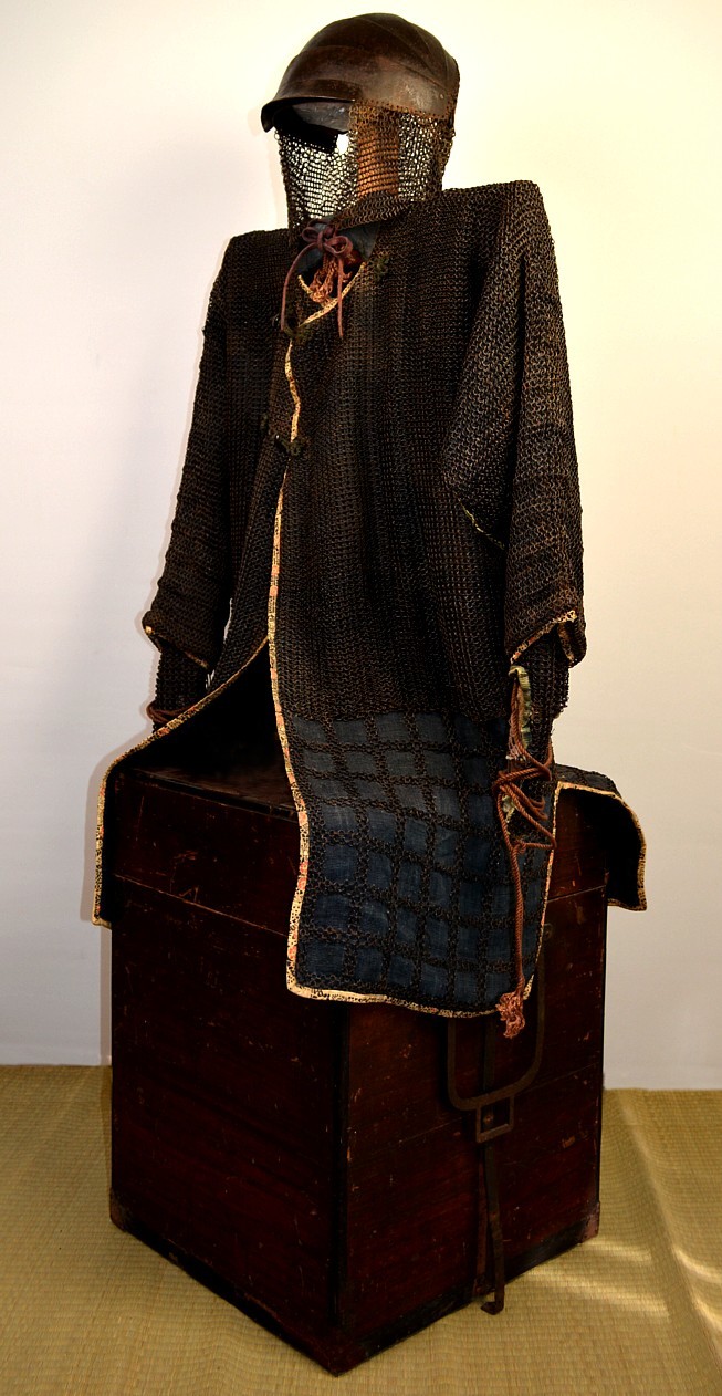 кольчуга и складной шлем самурая эпохи Сэнгоку. МЕГА ДЖАПАН, японский интернет-магазин
