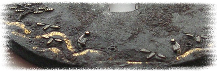 антикварная гарда японского меча. деталь